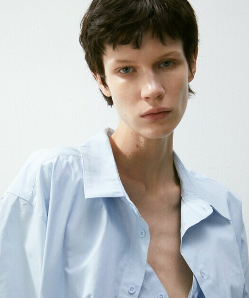 Luna Khromova